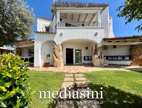 casa indipendente in vendita ad Olbia in zona Pittulongu