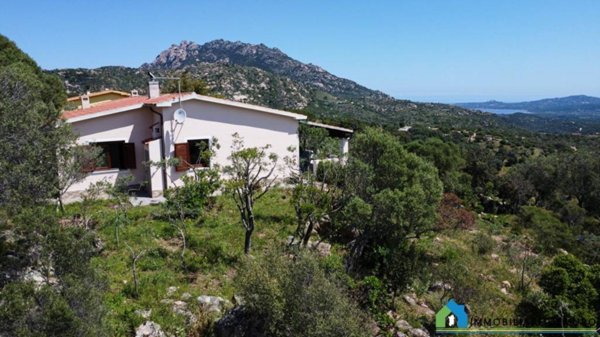 casa indipendente in vendita ad Olbia in zona Sole Ruiu
