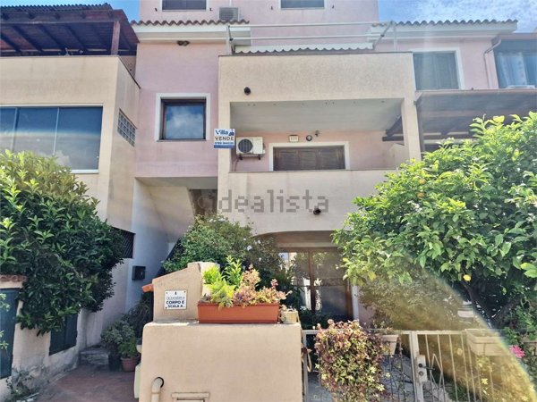appartamento in vendita ad Olbia in zona Consarcasa