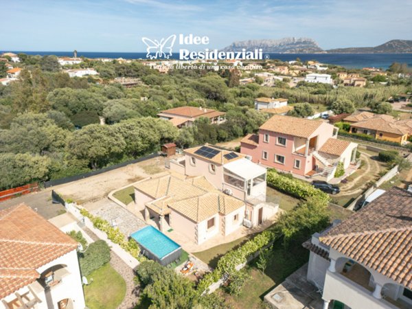 casa indipendente in vendita ad Olbia in zona Pittulongu
