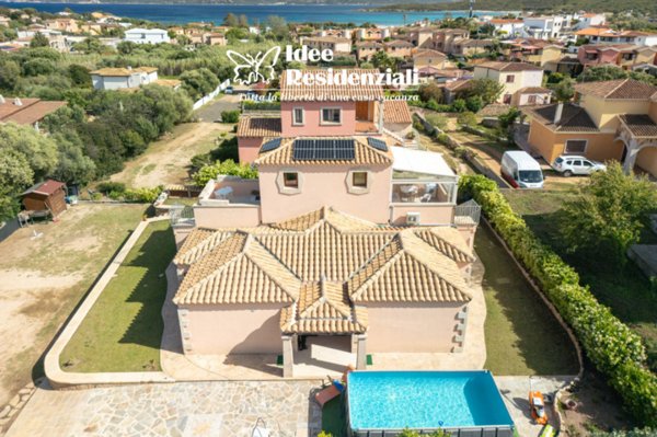 casa indipendente in vendita ad Olbia in zona Pittulongu