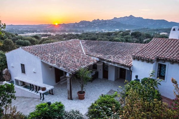 casa indipendente in vendita ad Olbia in zona San Pantaleo