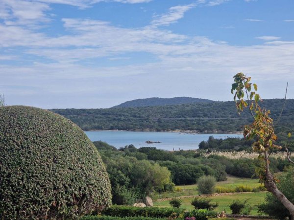 appartamento in vendita ad Olbia in zona Rudalza