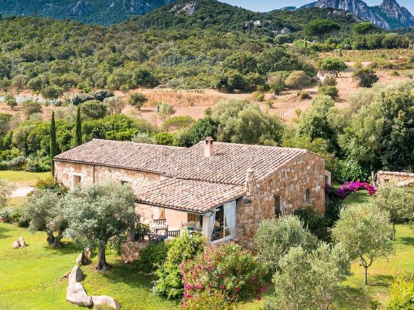 casa indipendente in vendita ad Olbia in zona San Pantaleo