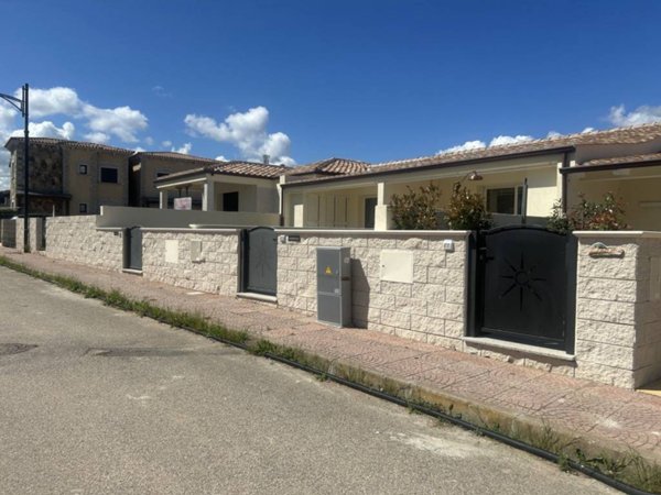 casa indipendente in vendita ad Olbia in zona Murta Maria