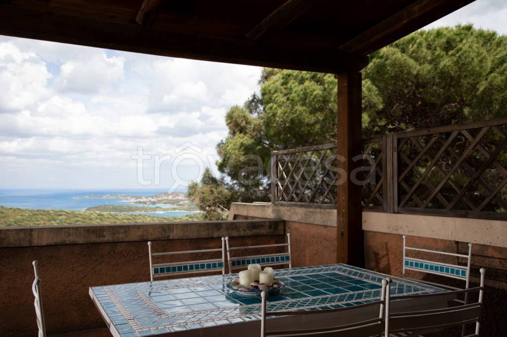 appartamento in vendita ad Olbia in zona Cugnana
