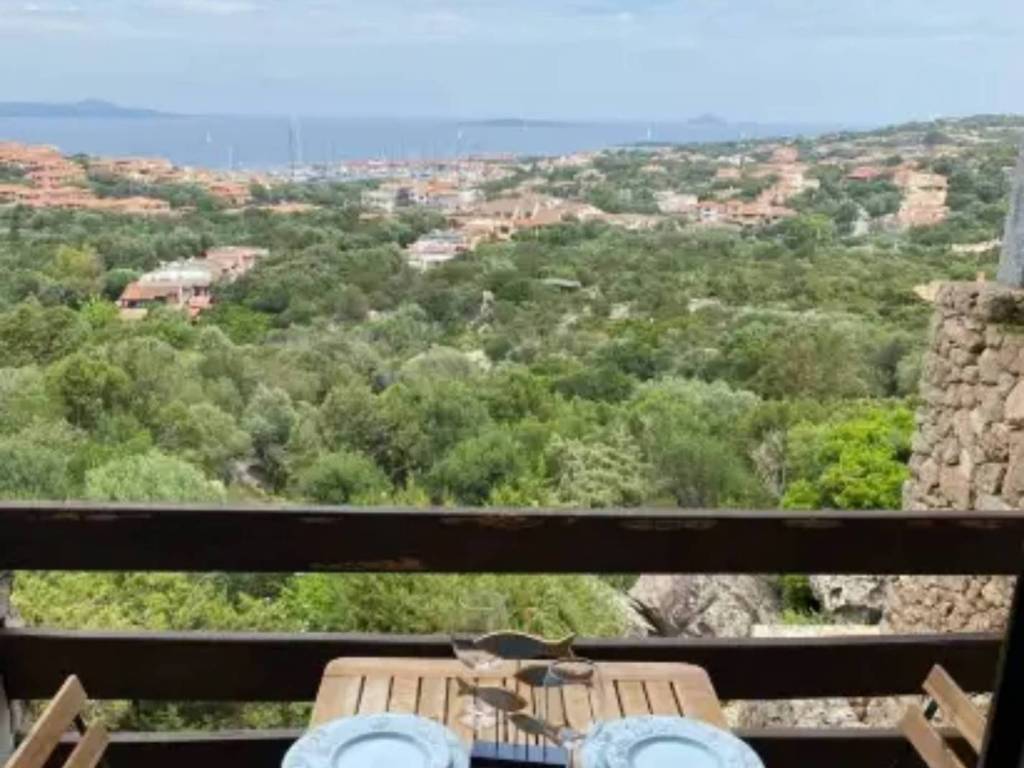 appartamento in vendita ad Olbia in zona Rudalza