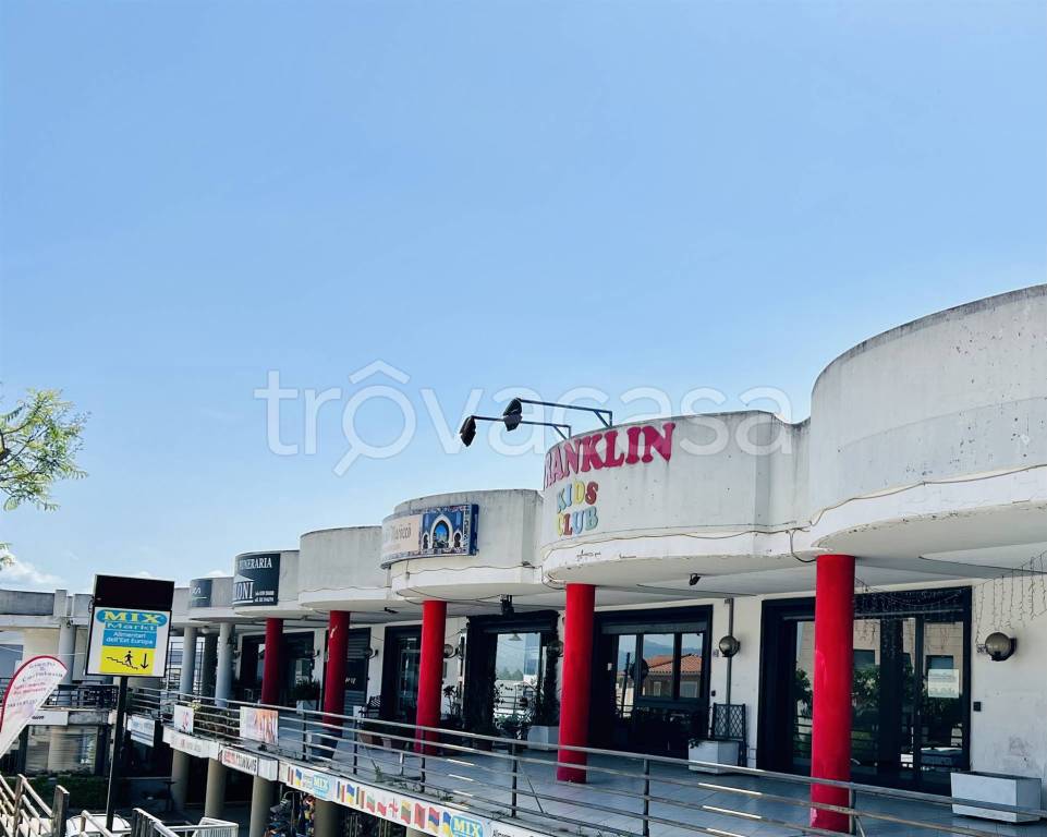 negozio in vendita ad Olbia in zona Aldo Moro