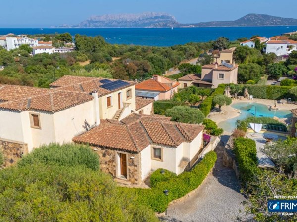 casa indipendente in vendita ad Olbia in zona Pittulongu