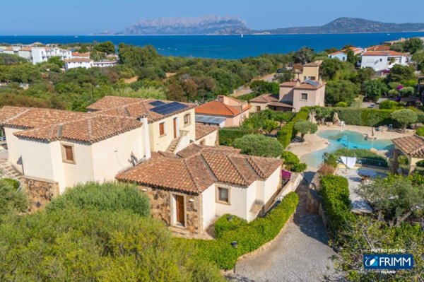 casa indipendente in vendita ad Olbia in zona Pittulongu