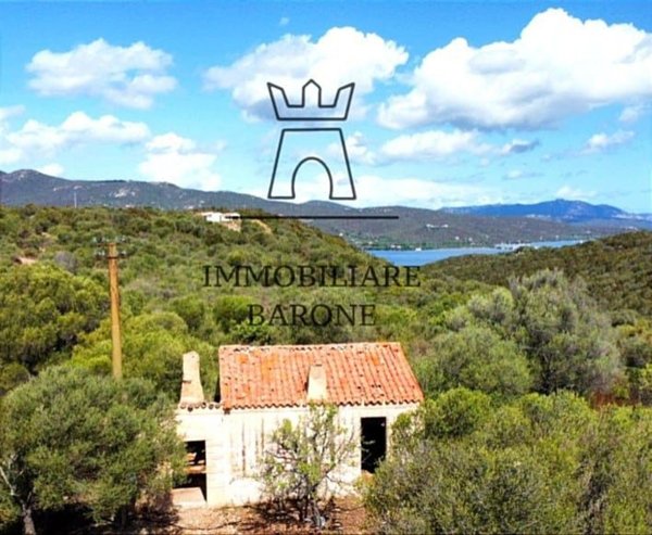 appartamento in vendita ad Olbia in zona Rudalza