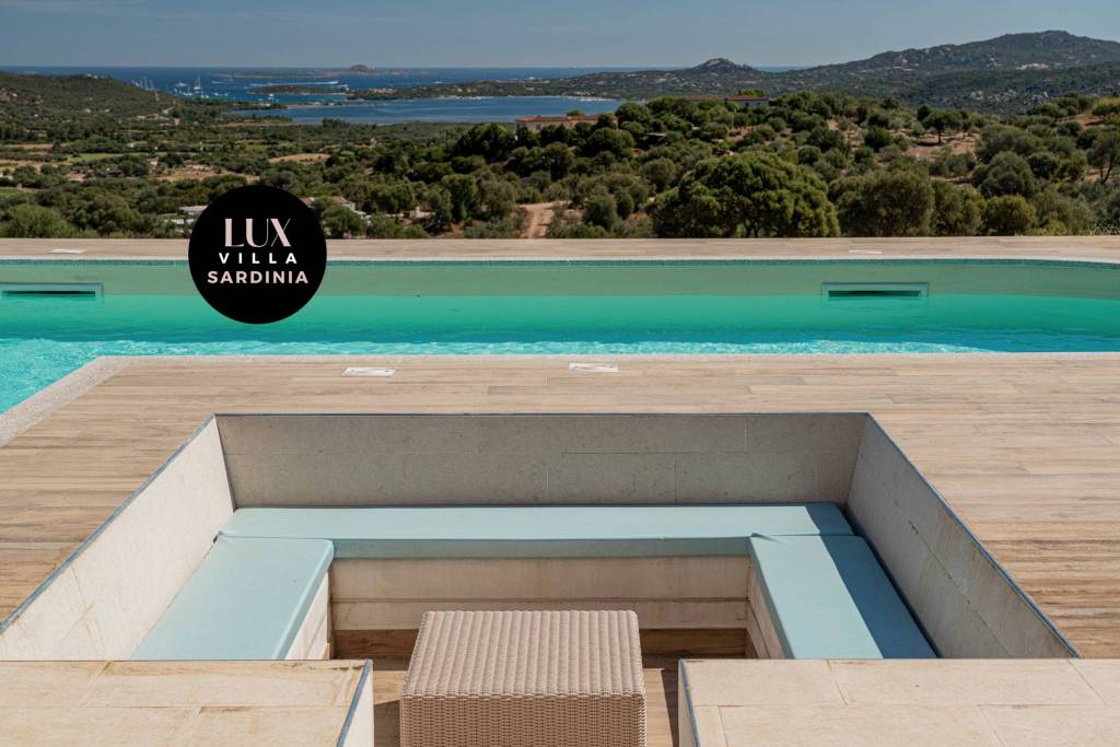 casa indipendente in vendita ad Olbia in zona Portisco