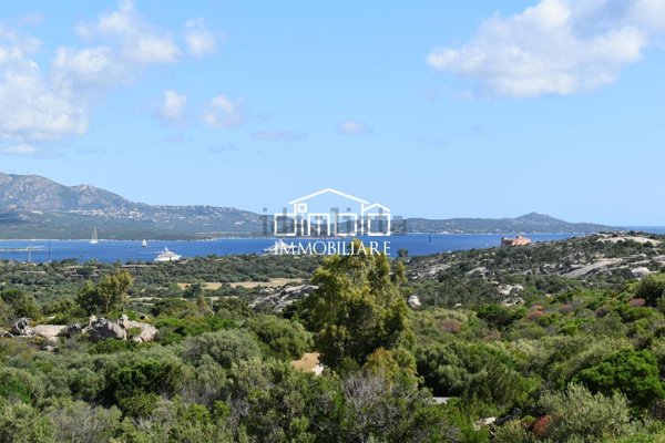 appartamento in vendita ad Olbia in zona Rudalza