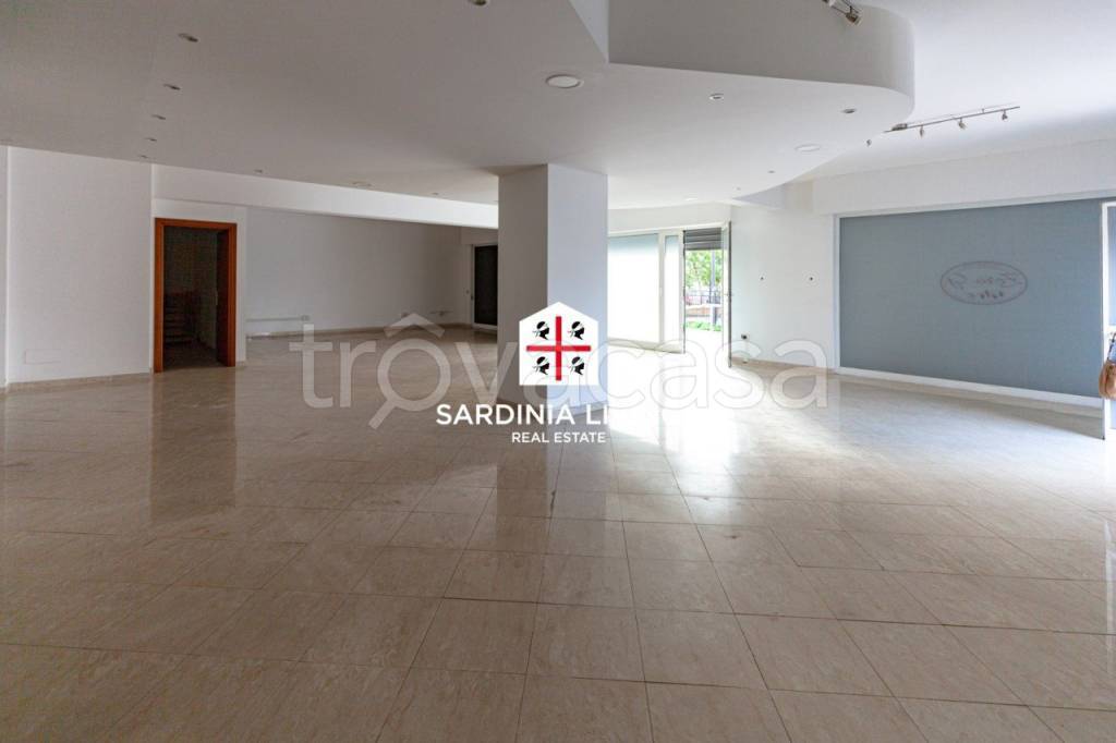 negozio in vendita ad Olbia