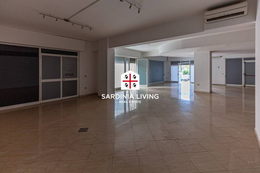 negozio in vendita ad Olbia