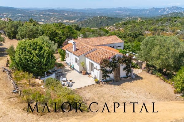 casa indipendente in vendita ad Olbia in zona San Pantaleo