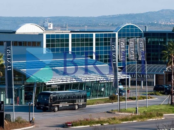 locale commerciale in vendita ad Olbia in zona Pittulongu