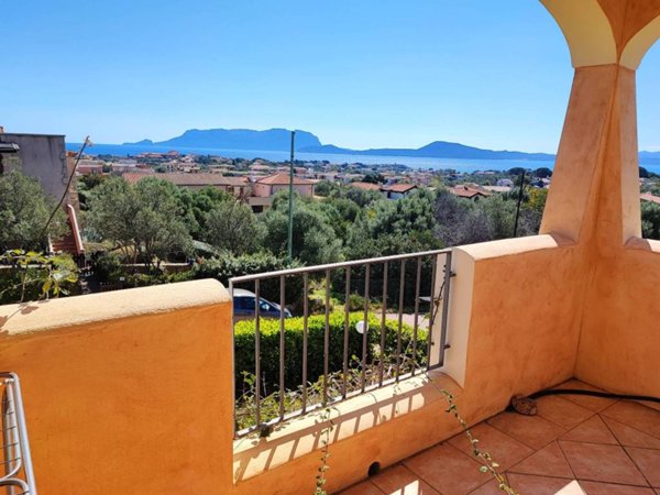 appartamento in vendita ad Olbia in zona Pittulongu