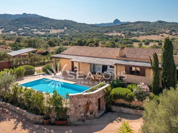 casa indipendente in vendita ad Olbia in zona San Pantaleo