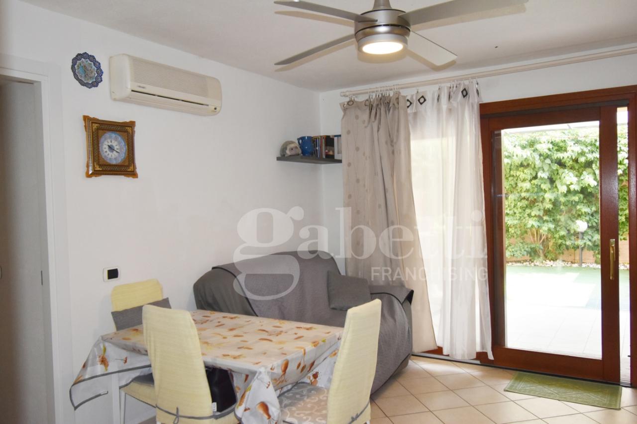 appartamento in vendita ad Olbia in zona Olbia Mare / Sa Marinedda