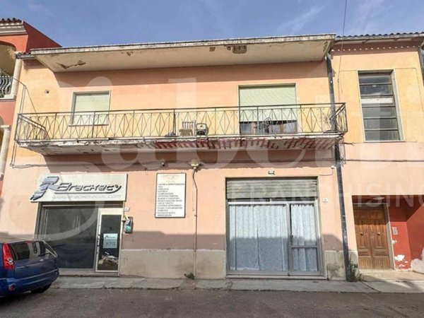 locale commerciale in vendita ad Olbia in zona Vittorio Veneto