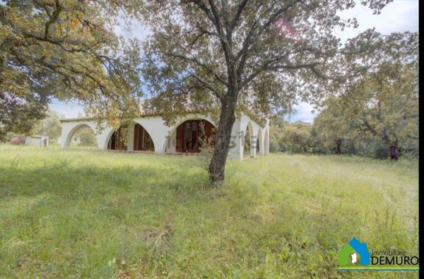 casa indipendente in vendita ad Olbia in zona Pittulongu