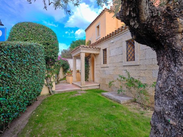 casa indipendente in vendita ad Olbia