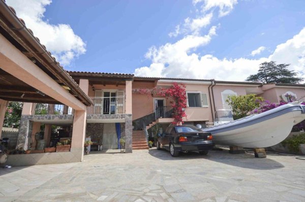casa indipendente in vendita ad Olbia in zona Pittulongu