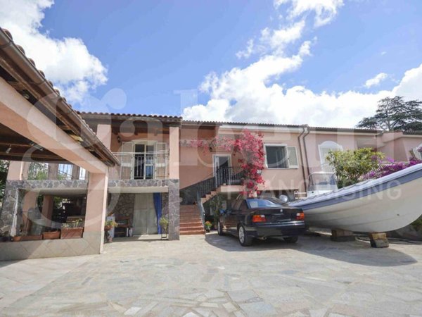 casa indipendente in vendita ad Olbia
