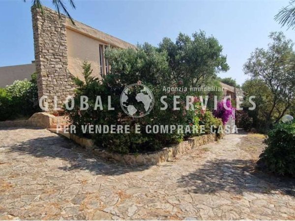 casa indipendente in vendita ad Olbia in zona San Pantaleo