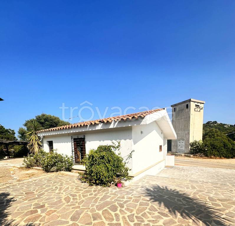 negozio in vendita ad Olbia in zona Porto Rotondo