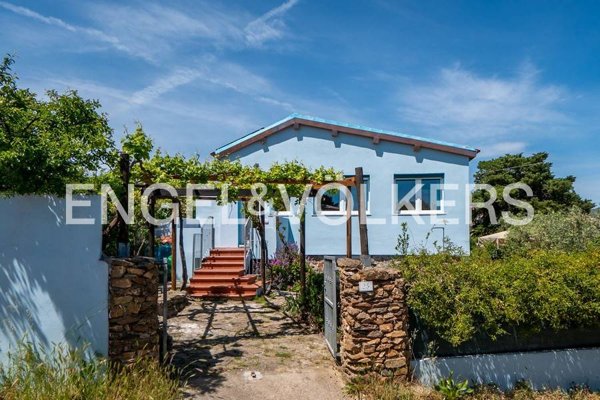 casa indipendente in vendita ad Olbia in zona Pittulongu