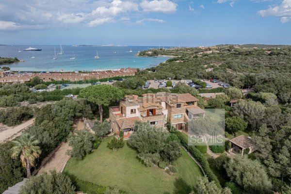 casa indipendente in vendita ad Olbia in zona Rudalza