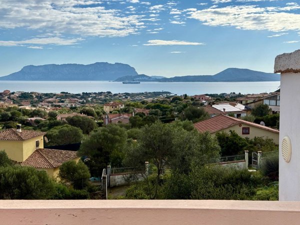 casa indipendente in vendita ad Olbia in zona Pittulongu