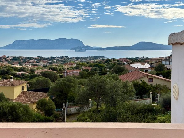 casa indipendente in vendita ad Olbia in zona Pittulongu
