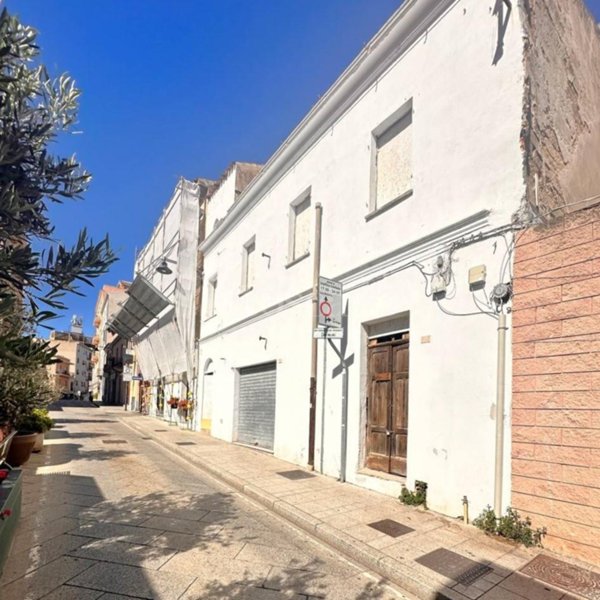 appartamento in vendita ad Olbia in zona Centro Storico