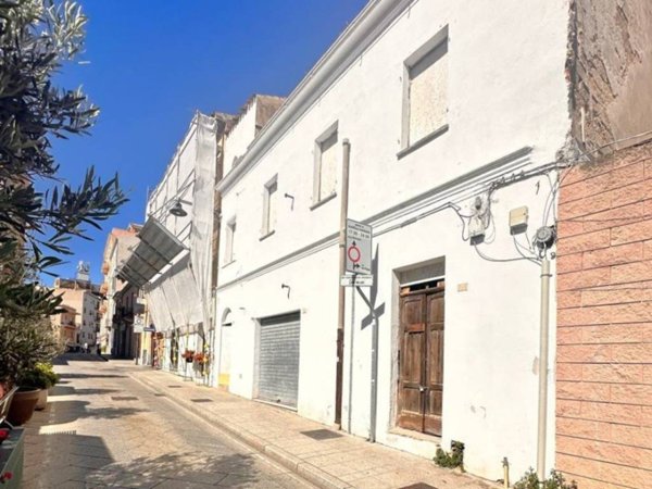 appartamento in vendita ad Olbia in zona Centro Storico