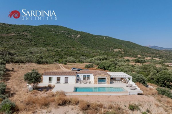 casa indipendente in vendita ad Olbia in zona Portisco
