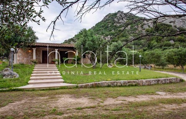 casa indipendente in vendita ad Olbia in zona Putzolu