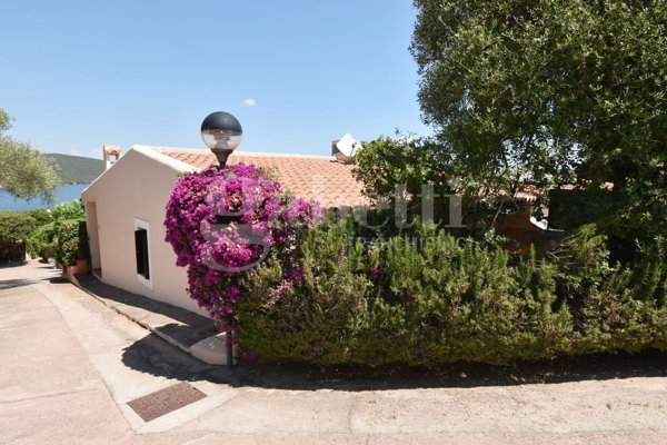 casa indipendente in vendita ad Olbia in zona Rudalza