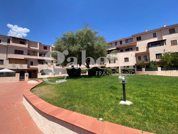 appartamento in vendita ad Olbia in zona Consarcasa