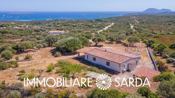 casa indipendente in vendita ad Olbia in zona Portisco
