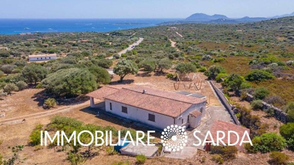 casa indipendente in vendita ad Olbia in zona Milmeggiu