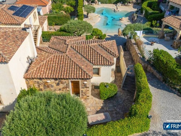 casa indipendente in vendita ad Olbia in zona Pittulongu