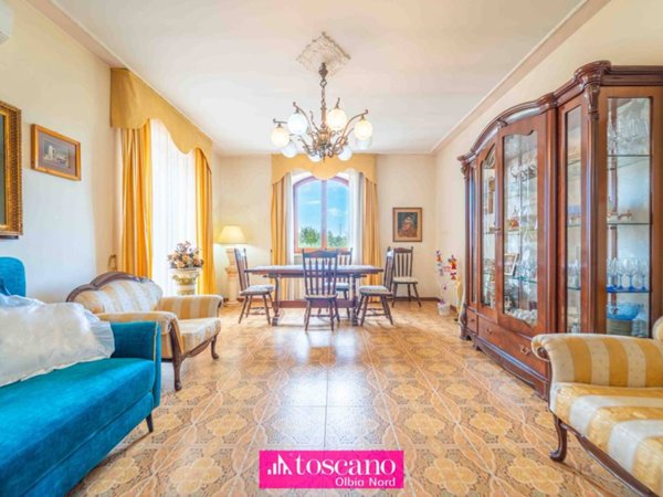 intera palazzina in vendita ad Olbia in zona Bandinu
