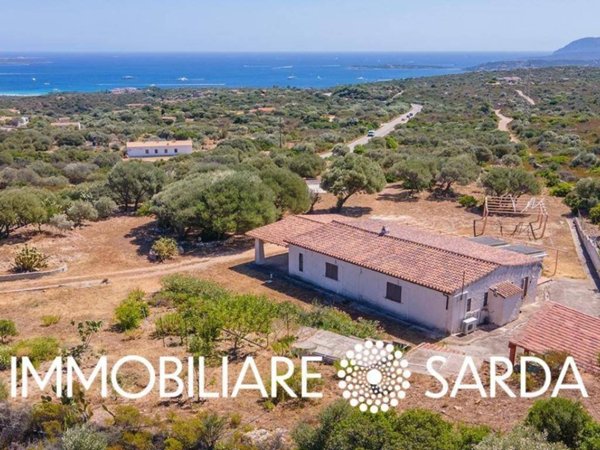 casa indipendente in vendita ad Olbia in zona Portisco