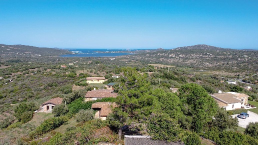 casa indipendente in vendita ad Olbia in zona Cugnana