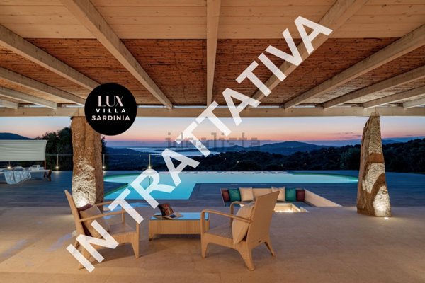 casa indipendente in vendita ad Olbia in zona Cugnana