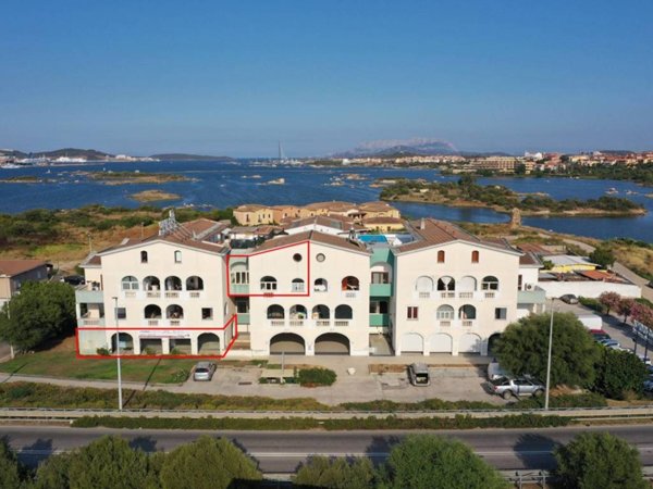 negozio in vendita ad Olbia in zona Bandinu