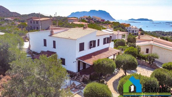 casa indipendente in vendita ad Olbia in zona Porto Istana